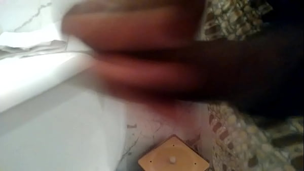 Nonton Batendo Uma No Banheiro thumbnail