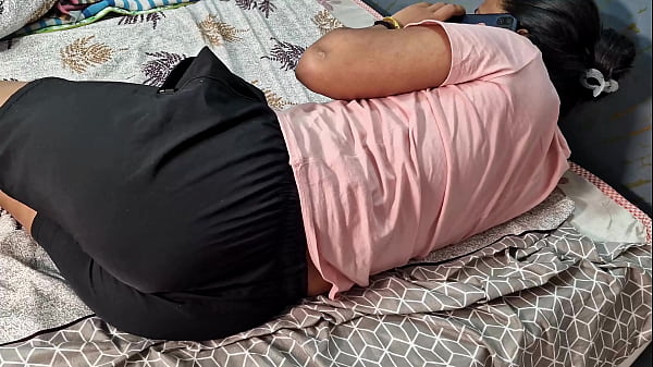 Play MP4 - सौतेली बहन को नंगे वीडियो चैट करते पकड़ा फिर कुतिया बनाकर चोदा &lpar;हिंदी ऑडियो&rpar;