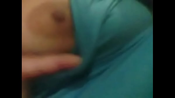 Me ense&ntilde;a las chichis y las nalgas por whats 