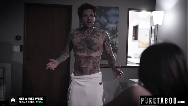 Kendra Spade really wants her ass fuckedby small hands