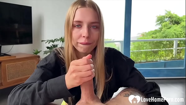 Blond teen likes to fuck hard 