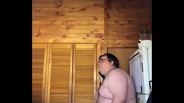 Play MP4 - Chub plays with 8&rdquo; dildo