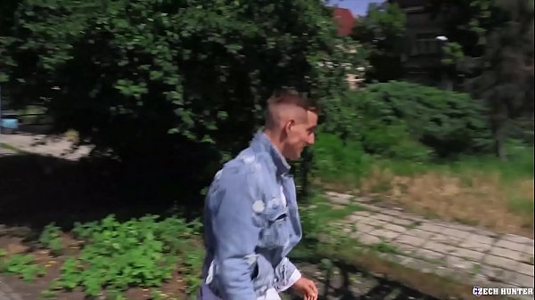 Play MP4 - CZECH HUNTER 453