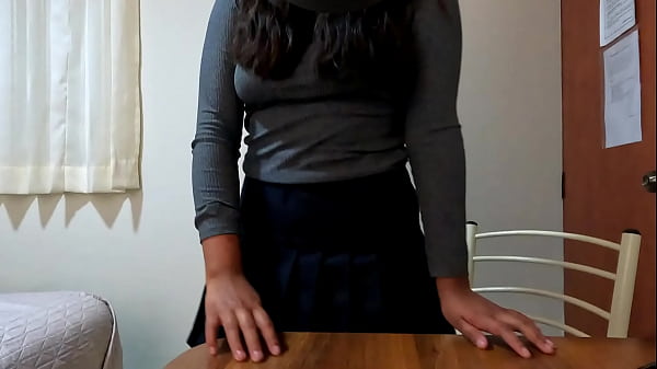 Play MP4 - Casting 002 - Laura la t&iacute;mida estudiante que nunca hizo sexo oral y termina con creampie y sin cond&oacute;n &lpar;Versi&oacute;n Gratuita&rpar;