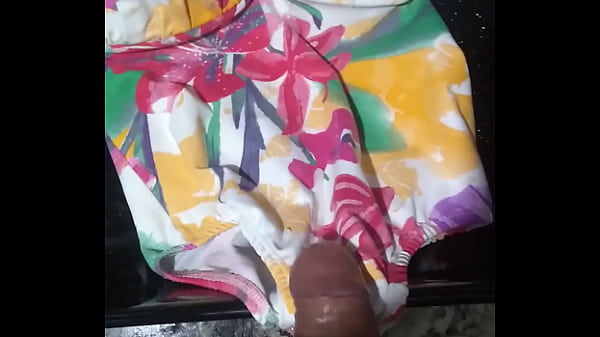 gozando na roupinha danovinha2