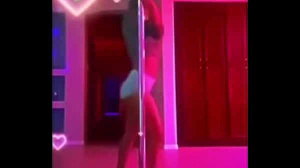 Pole dancing thot 
