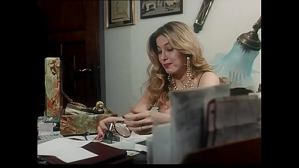 Queen Of Dreams: Moana Pozzi Gets Her Pussy Licked thumbnail