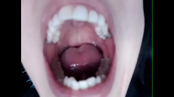 Up close mouth and pussy show 