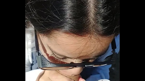 Chupando A Pica Do Melhor Amigo Do Namorado Ao Ar Livre thumbnail