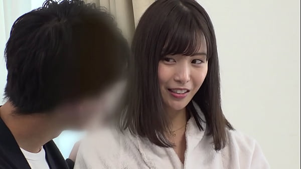 モデルの若い男はチ○コビンビン、奥さんはもう我慢の限界！旦那が近くにいるにも関わらず生中出し！！12 Part1 thumbnail