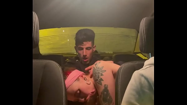 Amigos Follando En Un Taxi Al Regresar De Fiesta Camara Oculta Amateur thumbnail