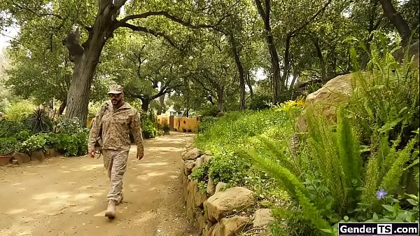 Play MP4 - Busty ts Marissa Minx gives her man a bj