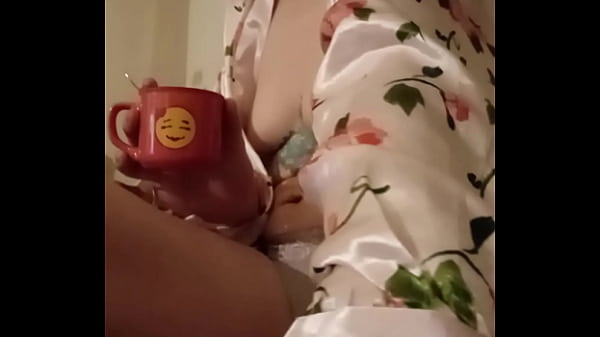 Bonjour mes coquins je vous offre le caf&eacute; 