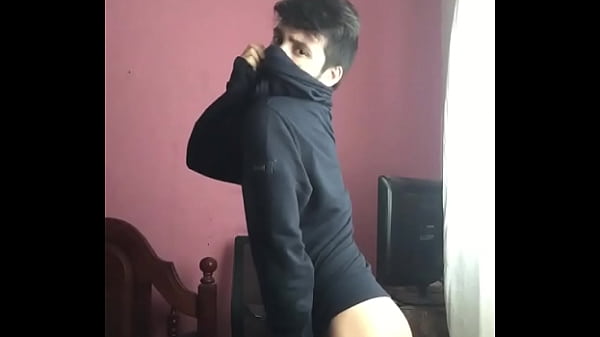 Play MP4 - Putita argentina muestra la cola y la conchita