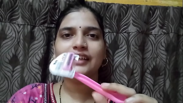 Randi Bhabhi Showing Her Big Boobs And Ass She Need Big Cock In Boobs thumbnail