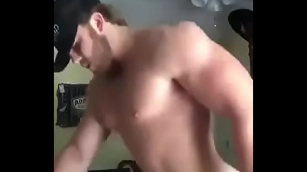 Macho atendi um cuzinho 