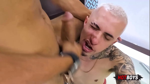 H&eacute_tero mamando no sigilo