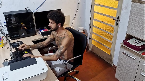 Acordei Tesao De Madrugada E Pedi Pro Meu Meio-irm&atilde;o Me Foder Gostoso thumbnail