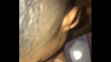 O mlk hetero tava cheio se tesao querendo que eu matasse ele e chegou na hora ele caiu de boca no meu pau tamb&eacute_m
