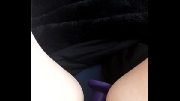 fast squirting cute little pussy 