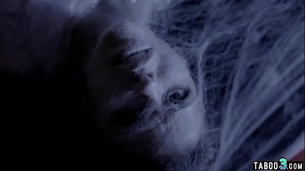 Couple taken by aliens and made to star in_fuck shows