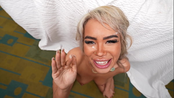 Luna luxe relishes getting fucked and receiving a facial 