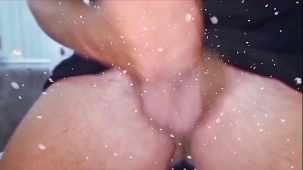 A casa da solo home alone sborrata natalizia con un cazzo enorme