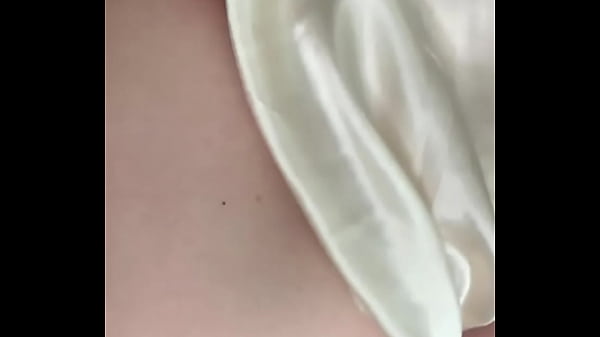 He can&rsquo;t focus on the game while i fuck home 