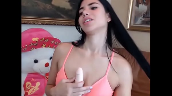 Nonton Livecamsroulette.com thumbnail