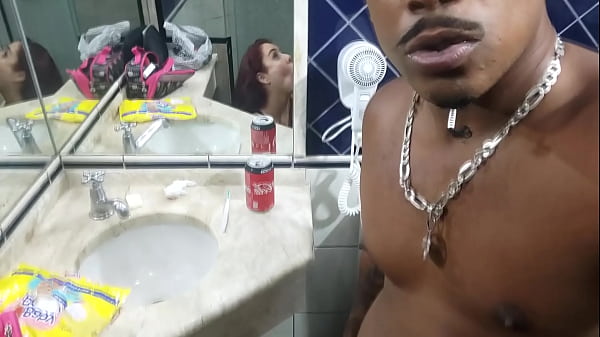 AMATEUR FUCK IN BATH WITH A BBC COCK - FODA AMADORA NA BANHEIRA COM UMA PICA BBC 