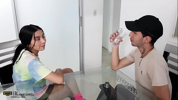 Mi Hermanastra Si Sabe Como Complacerme- Porno En Espa&ntilde;ol thumbnail
