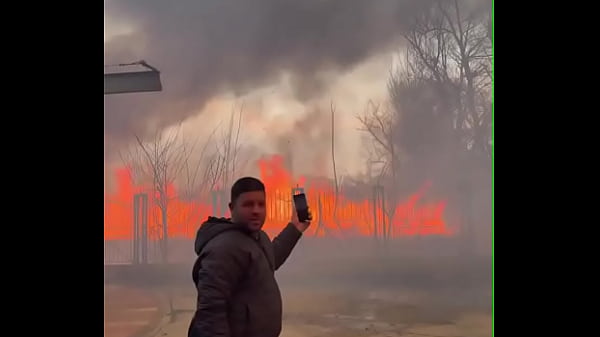Nonton Massive Fire In Srinagar. thumbnail