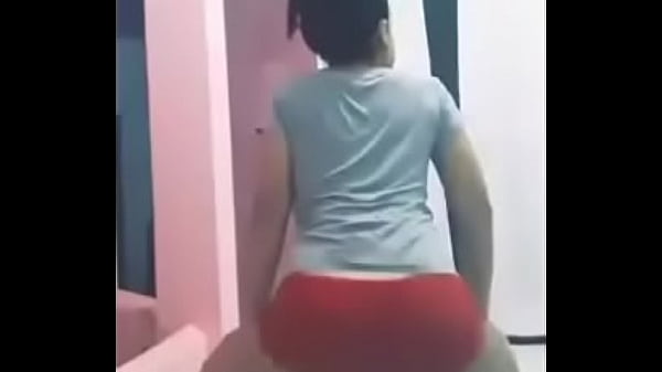 Nonton Gostosa Dan&ccedil;ando De Short thumbnail