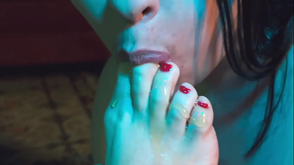 Now They Just Want_To Kiss_Feet Covered With Honey