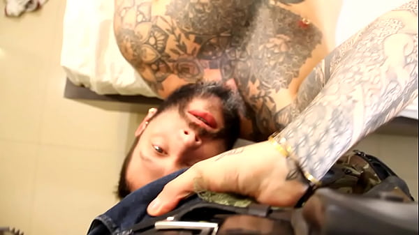Ganhando um boquete depois do servi&ccedil_o