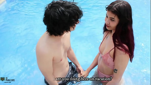 Hermosa latina es follada en la piscina por un empleado de su padrastro - HL 