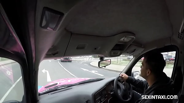 Play MP4 - I want sex in this taxi