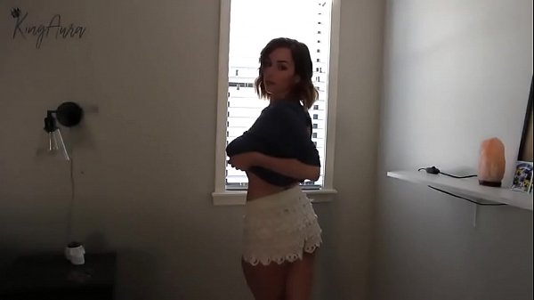 como se llama_who is she