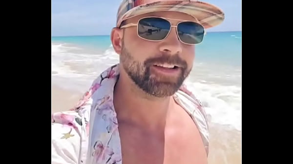 Last stroll on the beach and now time to go home i'm looking to get some colabs booked in over the strai 