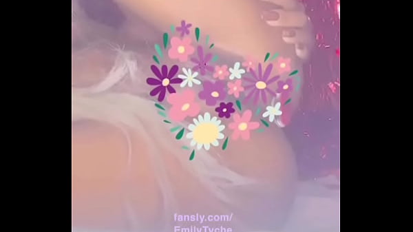 Cute asian babe buttplug 