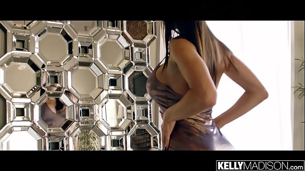 MILF Babe Lexi Wants a Deep Creampie 