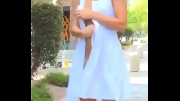 Whats is her name cual es el nombre de la chica