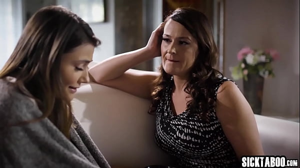 Hot babes enjoyed a hardcore pussy licking 