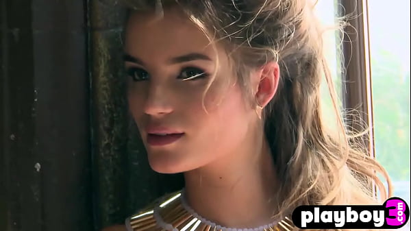 Play MP4 - Small tits model Roos Van Montfort shows amazing body in amazing lingerie