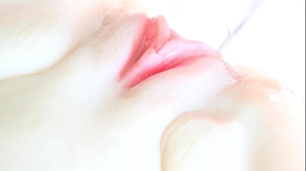 Play MP4 - Stroking a beautiful woman's perfect pussy