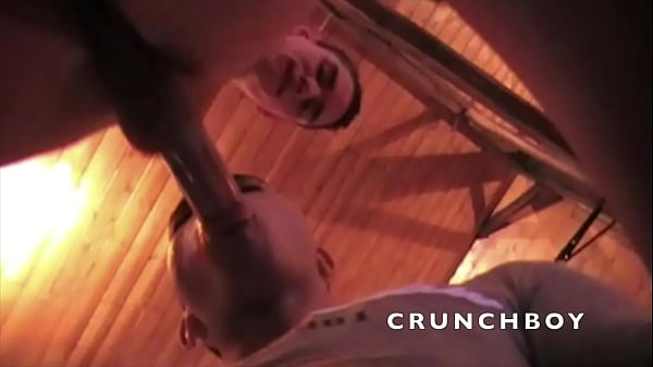 Deux Jeunes Mecs Baisent En Pleine Disctohteque thumbnail