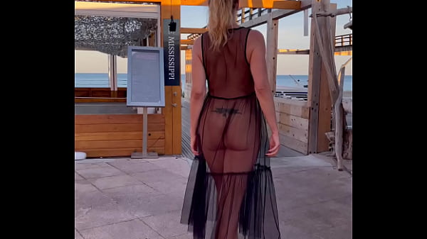 Nonton Tu Me Rejoins Bb? N'oublies Pas Que Je Suis La Milf La Plus Chaude Et La Plus ... thumbnail