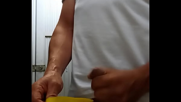 Gozou Na Luva Da Faxineira Zeladora thumbnail