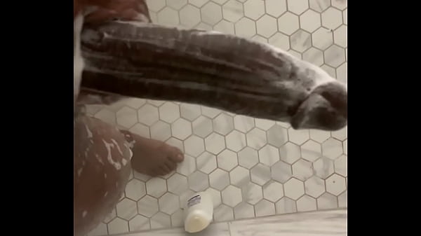 Stepsister Walks In On Stepdad While He Masturbate In Shower thumbnail