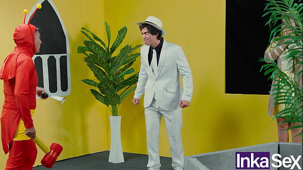 Play MP4 - El Pichulin Colorado se folla a Colombiana culona y le mete su chipote chill&oacute;n&period;